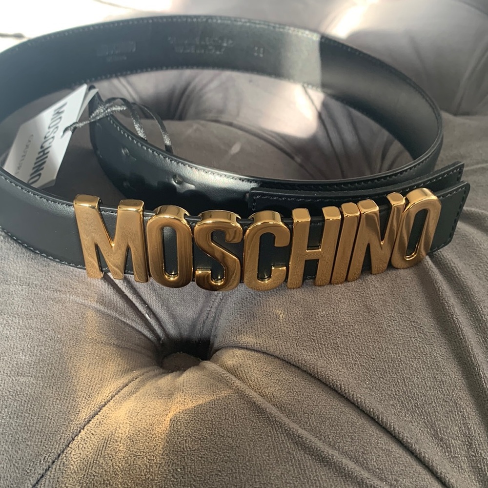 MOSCHINO
Logo Leather Belt